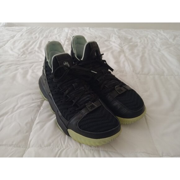 Nike LeBron 16 XVI Glow In The Dark 2019 - Men\'s Size 11.5 - C02451-001
